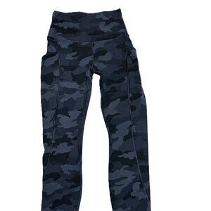 Lululemon Black Gray Camo Leggings Size 4 Side Pockets 27” Athletic Yoga